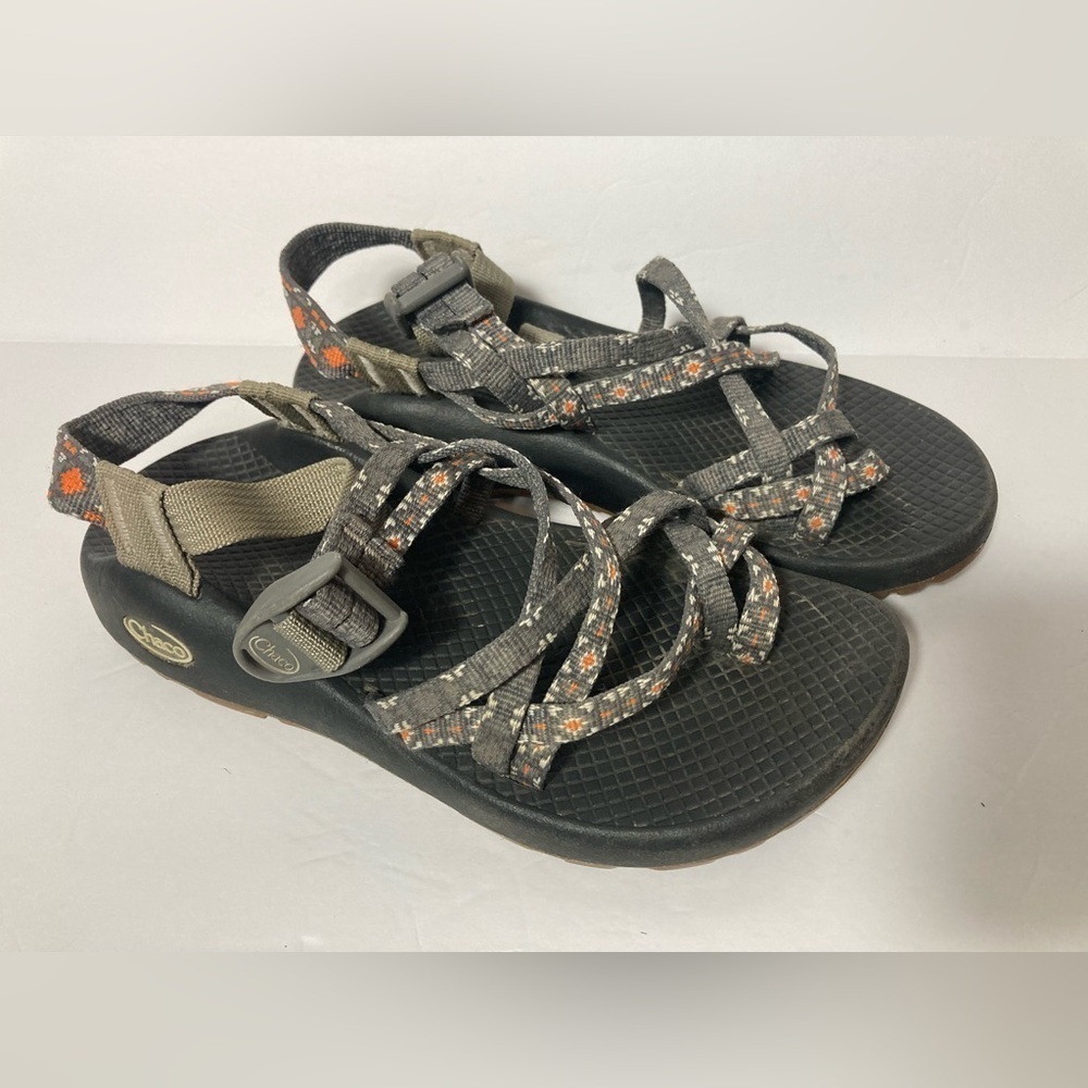 Chaco womens size 6 strappy Southwest Aztec sandals gray orange adjustable strap